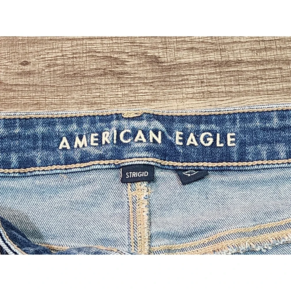 American Eagle Strigid Mom Jeans Blue Distressed High Rise Womens 4 Regular - Picture 3 of 7